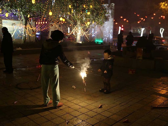 22_子供も花火.jpg